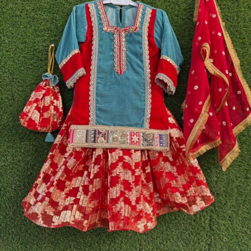 4-Piece Pure Falcon Velvet Set (Red & Sky Blue)