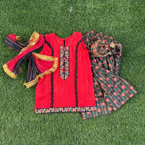 Red and Black Chunri Charm 4pc Set