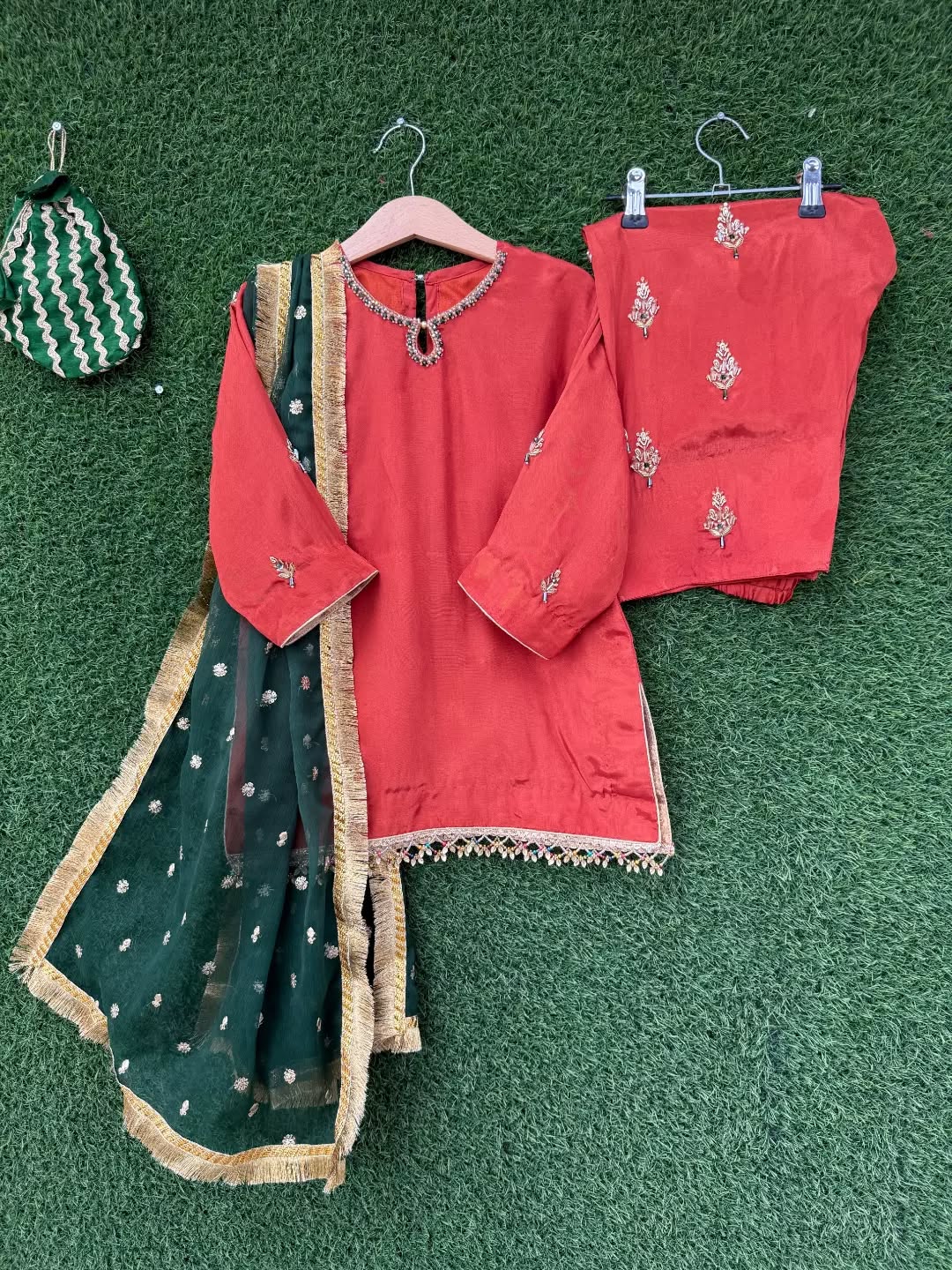 Luxury Russian Silk Festive Set Luxury Russian Silk Festive Set